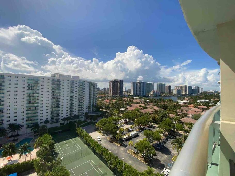 Miami Beach Collins Ave Apartments Free Parking Sunny Isles Beach Eksteriør billede